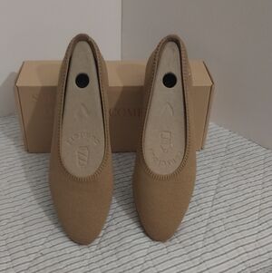 Elegant Tan Women's Loafers